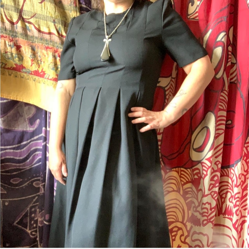 Vintage Orvis Black Pleated A-line Dress for Work sz 10